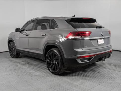 Used 2021 Volkswagen Atlas Cross Sport SE w/ Panoramic Sunroof Package image 4