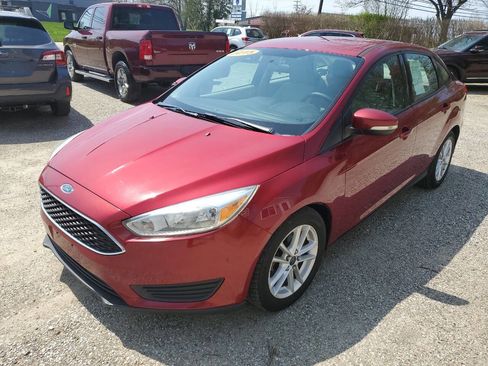 Used 2015 Ford Focus SE FWD image 3