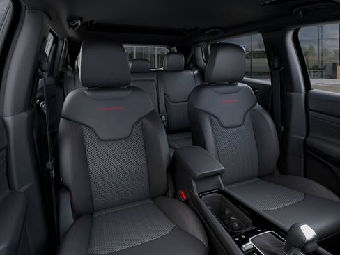 New 2026 Jeep Compass Trailhawk w/ Sun, Sound & Navigation Group AWD/4WD image 17