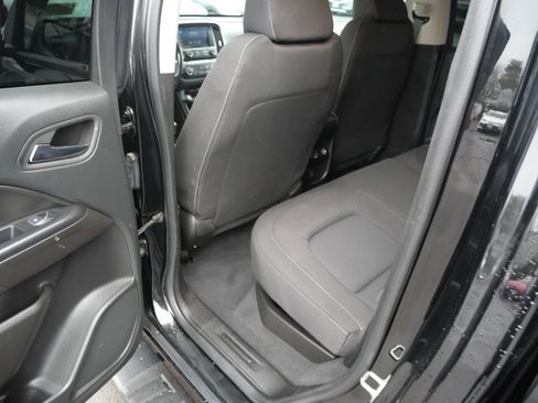 Used 2022 Chevrolet Colorado LT w/ LT Convenience Package image 19