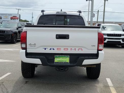 Used 2022 Toyota Tacoma SR AWD/4WD image 5