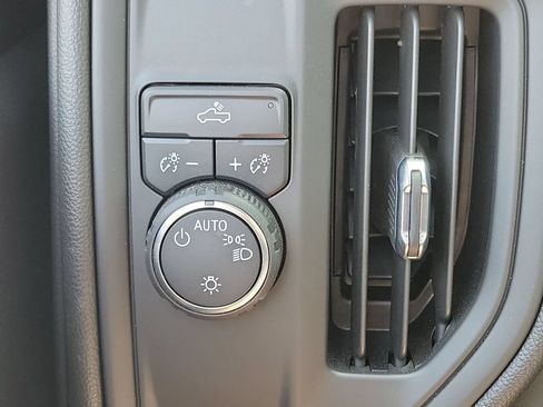 Used 2026 Chevrolet Silverado 1500 Custom RWD image 17