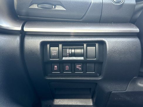 Used 2020 Subaru Crosstrek 2.0i Limited w/ Moonroof Package w/Navigation image 40