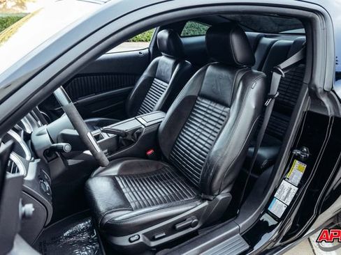 Used 2010 Ford Mustang Shelby GT500 image 4