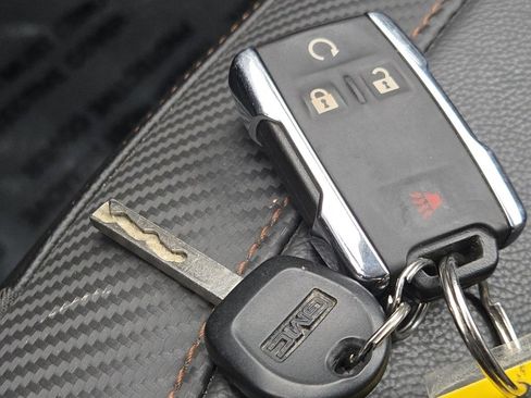 Used 2021 GMC Canyon AT4 w/ Driver Alert Package image 40