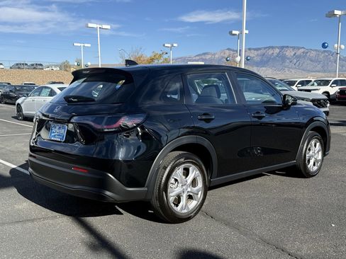 Used 2025 Honda HR-V LX image 5