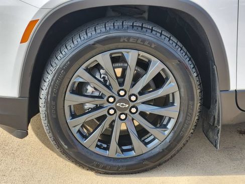 Used 2022 Chevrolet Traverse RS FWD image 18