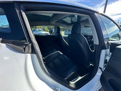 Used 2018 Tesla Model 3 Long Range image 17