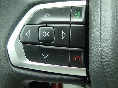 Certified 2025 Jeep Compass Latitude AWD/4WD image 21