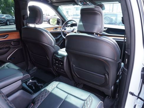 Used 2025 Jeep Grand Cherokee L Summit AWD/4WD image 11