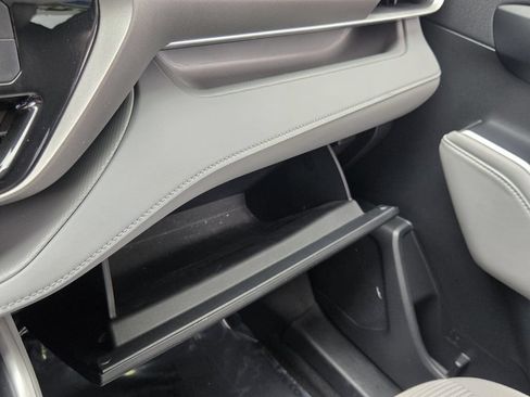 Used 2022 Toyota Highlander L FWD image 22