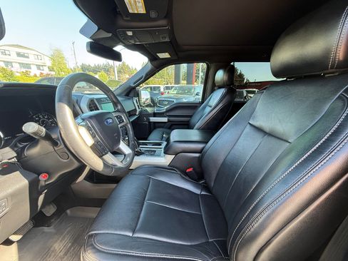 Used 2019 Ford F150 Lariat w/ Equipment Group 502A Luxury AWD/4WD image 7
