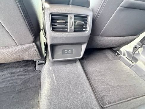 Used 2023 Nissan Rogue SV FWD image 18