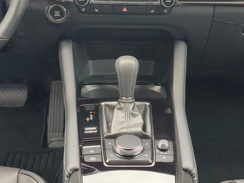 Certified 2025 MAZDA MAZDA3 Hatchback w/Premium Plus Pkg image 15