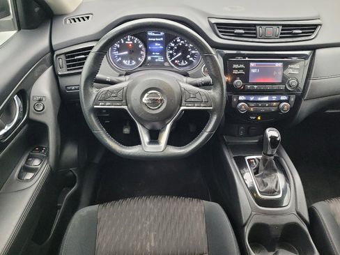 Used 2017 Nissan Rogue SV AWD/4WD image 22