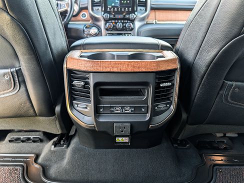 Used 2022 RAM 1500 Limited w/ Body Color Bumper Group AWD/4WD image 19