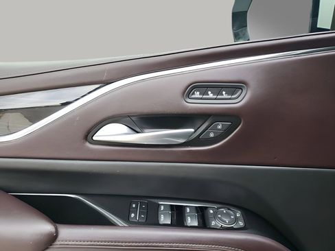 Certified 2024 Cadillac Escalade V w/ LPO, ONYX Package image 29