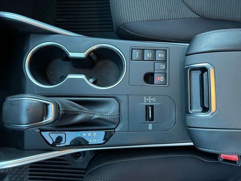 Used 2023 Toyota Highlander LE image 26