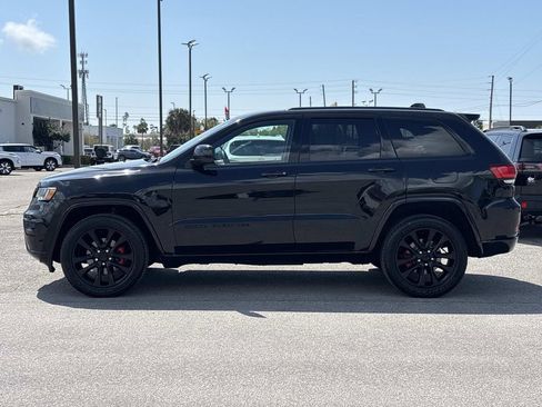 Used 2020 Jeep Grand Cherokee Altitude image 2