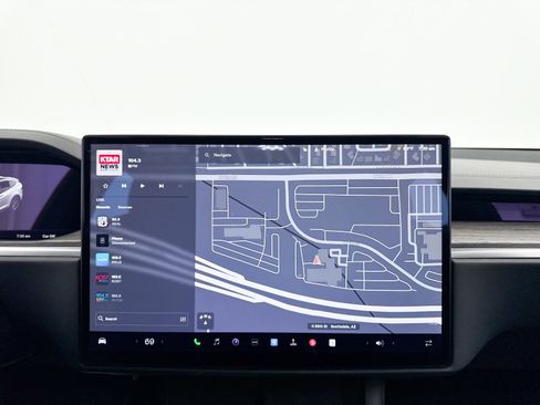 Used 2022 Tesla Model X image 4