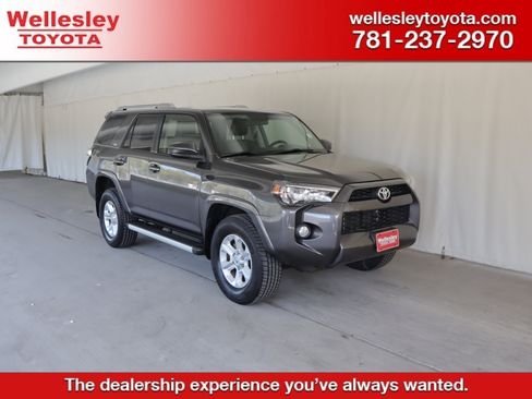 Used 2014 Toyota 4Runner SR5 image 1