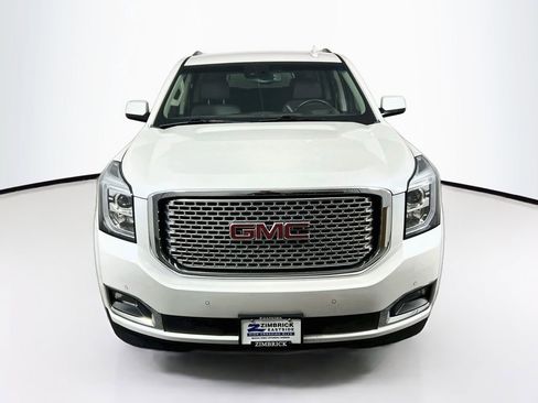 Used 2016 GMC Yukon XL Denali RWD image 2