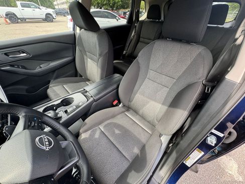 Used 2025 Nissan Rogue SV FWD image 37