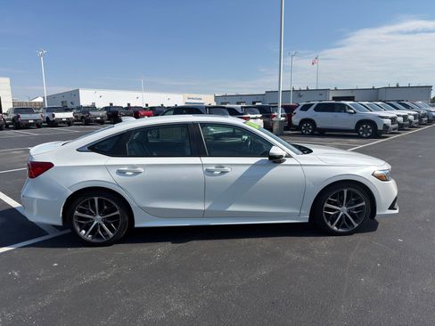 Used 2023 Honda Civic Touring image 7