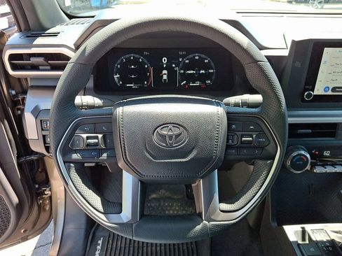 Used 2025 Toyota Tacoma TRD Sport AWD/4WD image 16