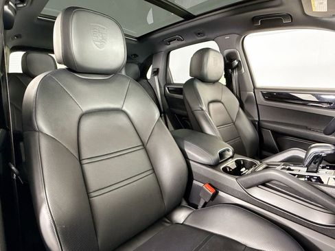 Used 2023 Porsche Cayenne image 14