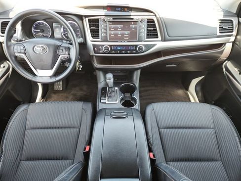 Certified 2018 Toyota Highlander Plus FWD image 13