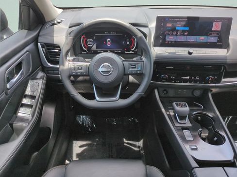 Certified 2024 Nissan Rogue SL FWD image 12