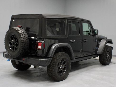 Used 2024 Jeep Wrangler Unlimited AWD/4WD image 10