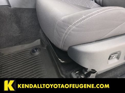 Certified 2025 Toyota Tacoma SR5 AWD/4WD image 25