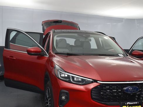 New 2025 Ford Escape SE w/ PHEV Premium Package image 25