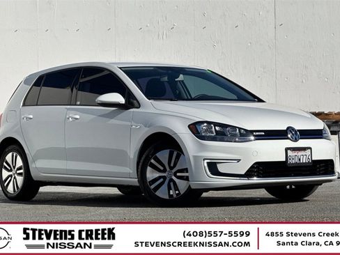 Used 2018 Volkswagen e-Golf SE image 1