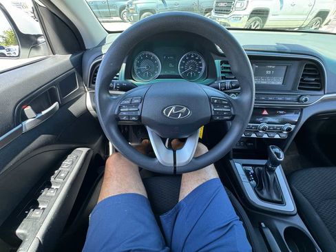 Used 2020 Hyundai Elantra SE w/ Cargo Package (C1) FWD image 29