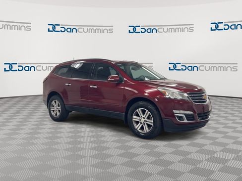 Used 2016 Chevrolet Traverse LT image 2