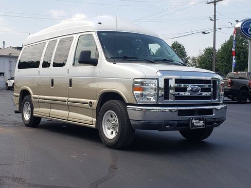 Used 2011 Ford E-150 and Econoline 150 w/ Premium Van Group RWD image 3