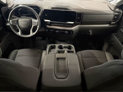 Used 2025 Chevrolet Silverado 1500 LT Trail Boss AWD/4WD image 17