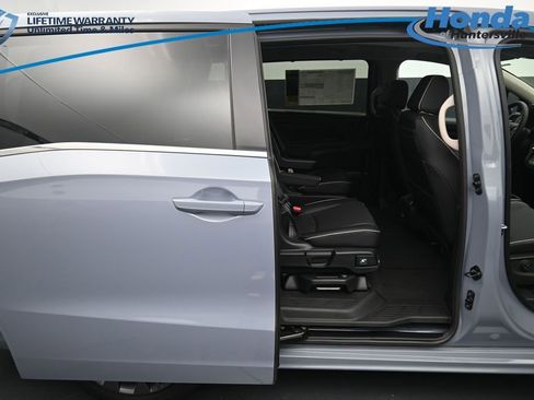 New 2026 Honda Odyssey Touring image 15