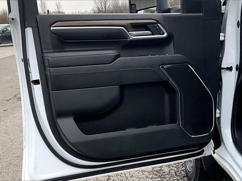 Used 2024 Chevrolet Silverado 3500 LT w/ Convenience Package image 21