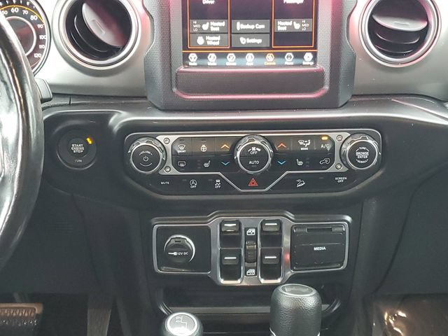 Used 2020 Jeep Wrangler Unlimited Sahara w/ LED Lighting Group AWD/4WD image 27
