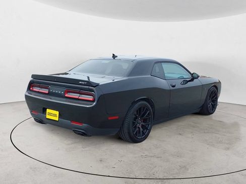 Used 2016 Dodge Challenger SRT Hellcat RWD image 5