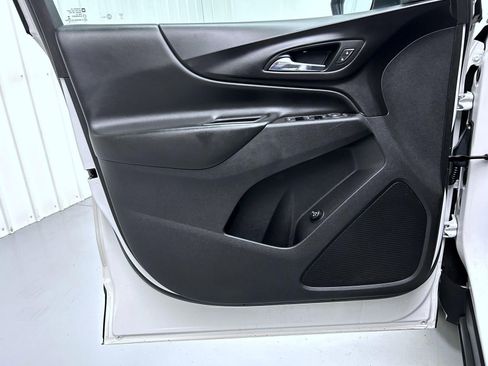 Used 2018 Chevrolet Equinox LT image 9