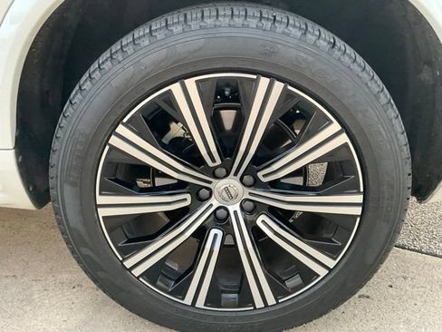 Certified 2024 Volvo XC90 B5 Core AWD/4WD image 9