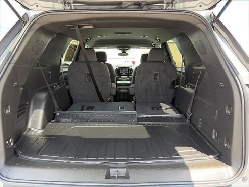 Used 2023 Chevrolet Traverse LT w/ LPO, Floor Liner Package AWD/4WD image 43