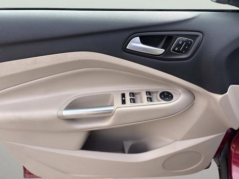 Used 2017 Ford Escape Titanium image 23