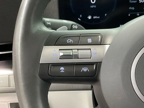 Used 2024 Hyundai Kona Limited image 9