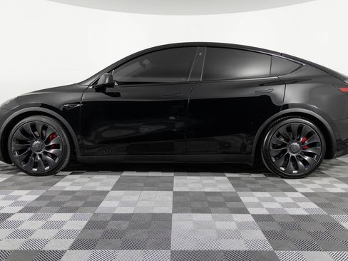 Used 2022 Tesla Model Y Performance image 3